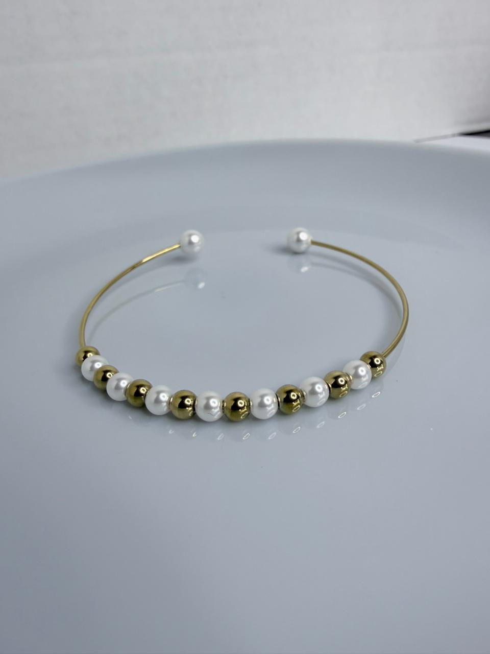PULSERA CON BOMBITA PLATEADO Y PERLA 24K (60+2MM)