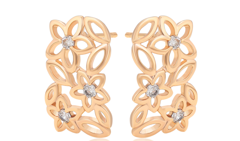ARETE DE FLORES DOBLE ENCHAPE 18K