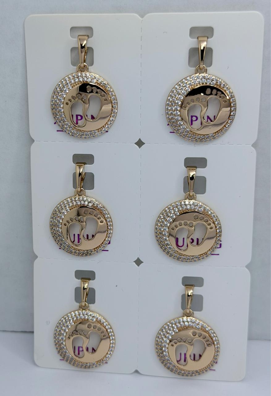 DIJE 2 PIES DOBLE ENCHAPE 18K
