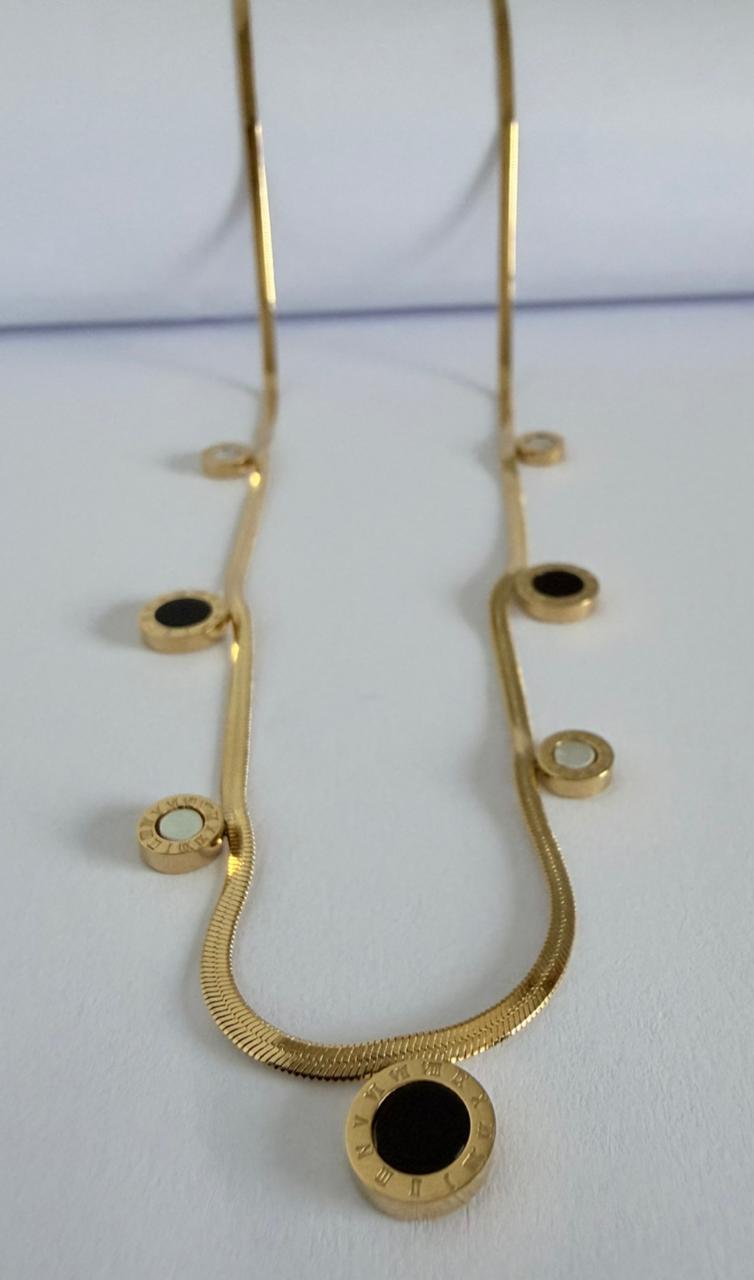 CADENA CON DETALLE REDONDA COLOR BLANCO Y NEGRO DOBLE ENCHAPE 14K