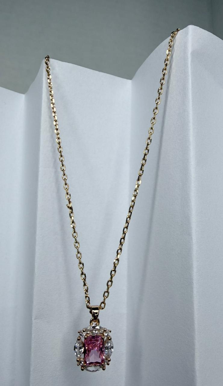 CADENA CON DIJE DE CIRCONITA BLANCA Y ROSADO BEBE L DOBLE ENCHAPE 18K